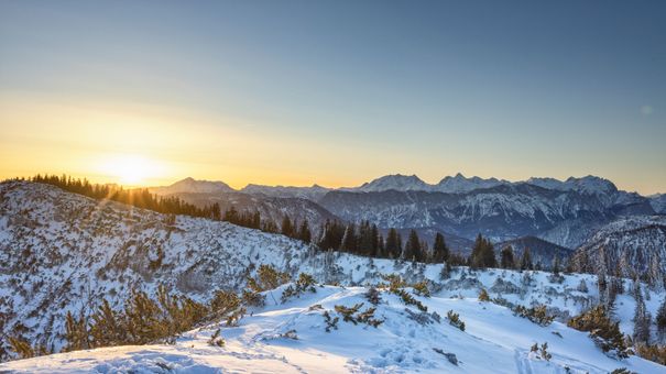 Sonnenuntergang am verschneiten Kienberg